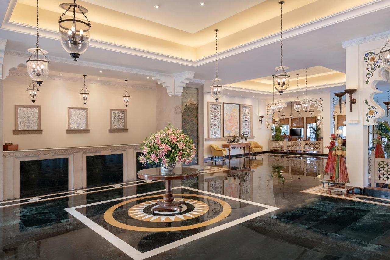 Trident Udaipur Otel Dış mekan fotoğraf The lobby of the Taj Mahal Palace