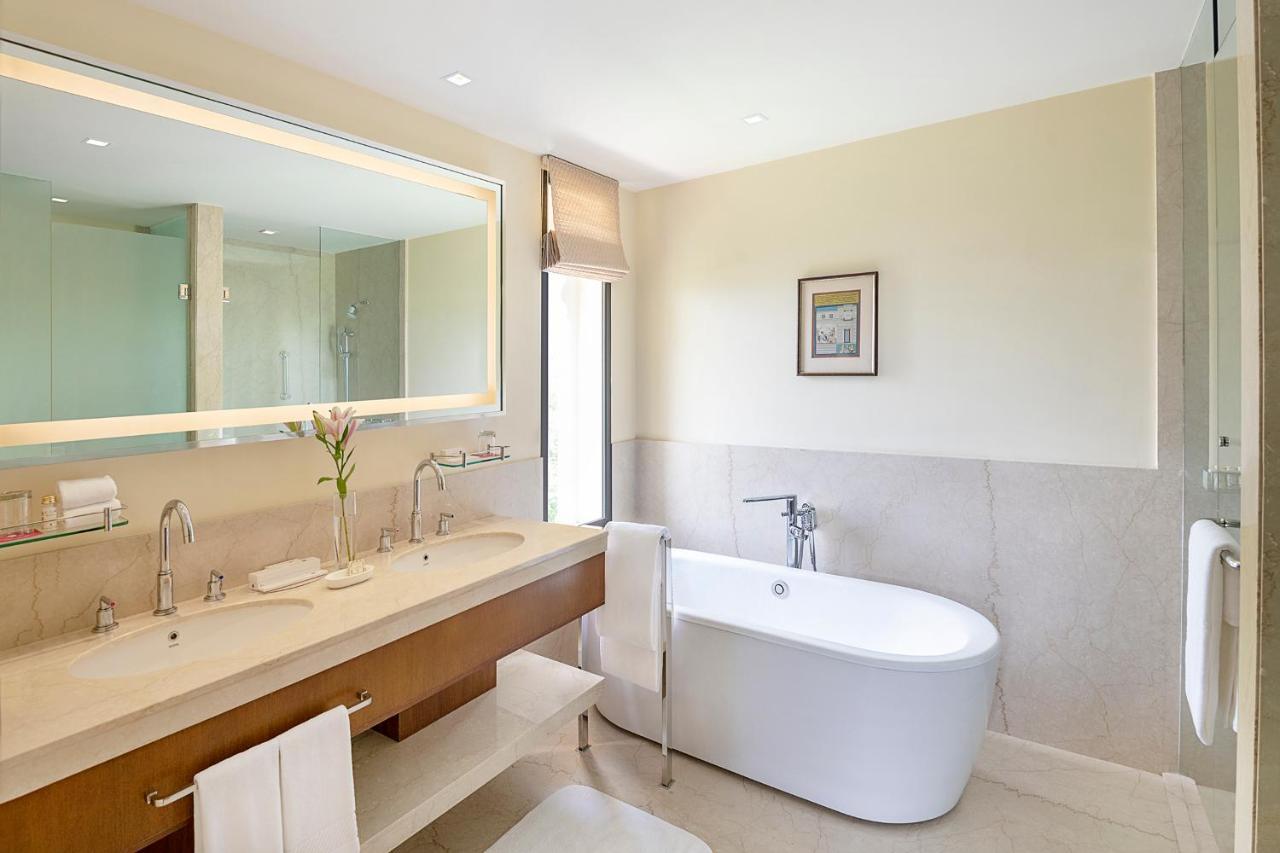 Trident Udaipur Otel Dış mekan fotoğraf Bathroom